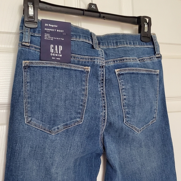 GAP Mid Rise Boot Stretch Jeans - Picture 5 of 6